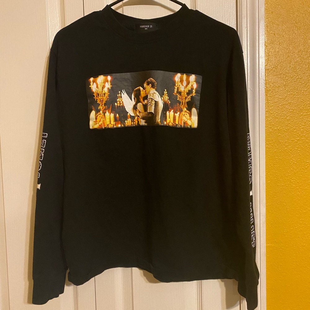 Romeo + Juliet Forever 21 Long Sleeve Tee [Medium]